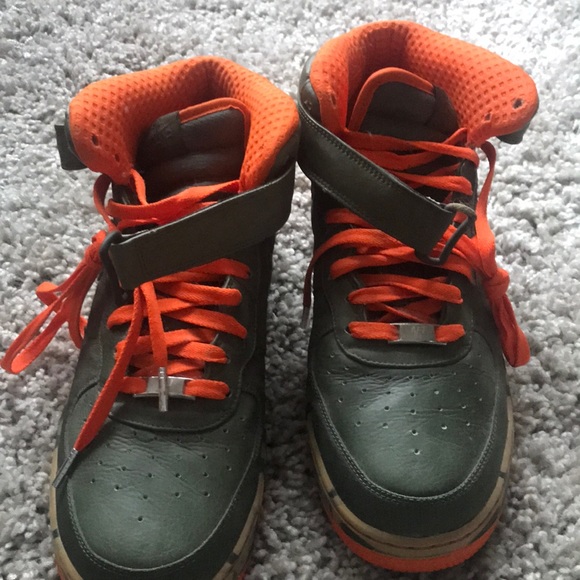 orange uptowns nike